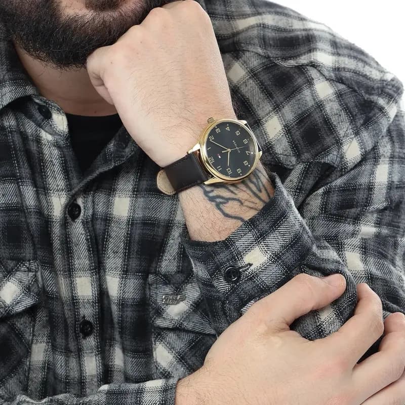 Relógio Tommy Hilfiger Th Essentials Masculino Em Couro Pret Preto