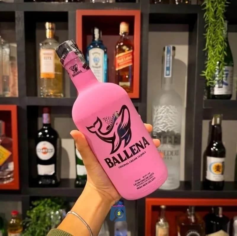 Licor Ballena morango 750ml