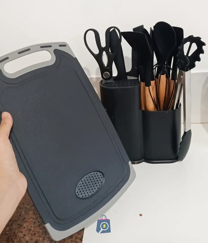 Kit Utensílios de Silicone com Cabo de Madeira e Facas em Inox